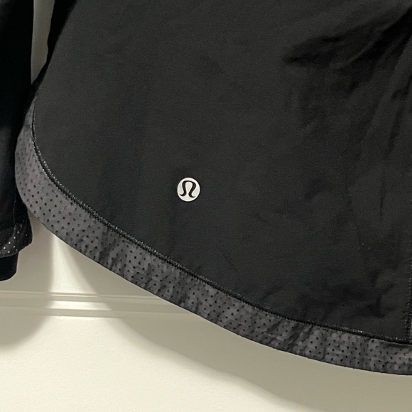 Ladies Lululemon Jacket Size 8 - Picture 4 of 13